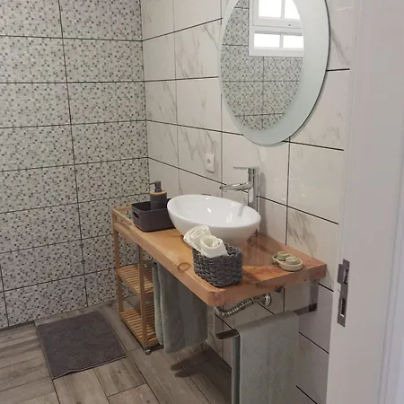 Honey Factory House * Санта-Крус